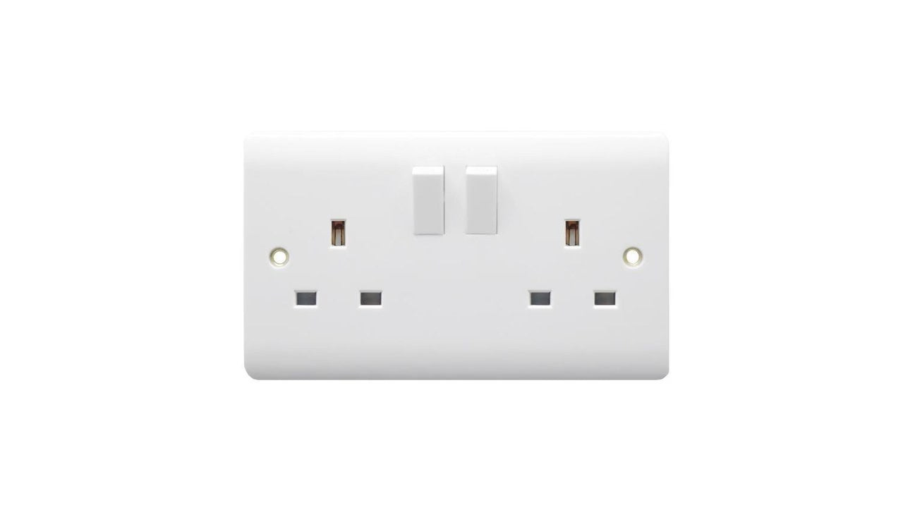 13A switched socket demonstration – rockers toggle on and off