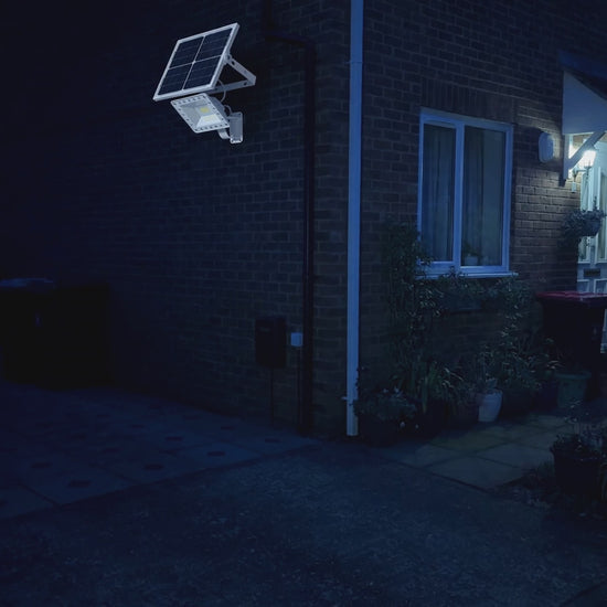 100W Solar Floodlight PIR demo - motion activation and remote control